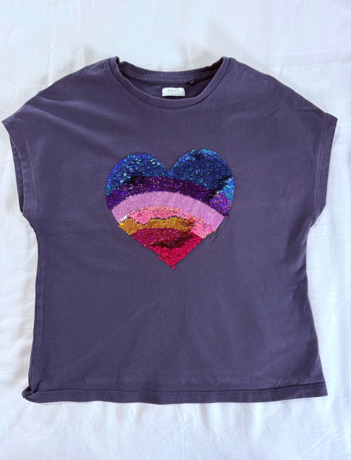 Girls sequins heart t-shirt - Image 1