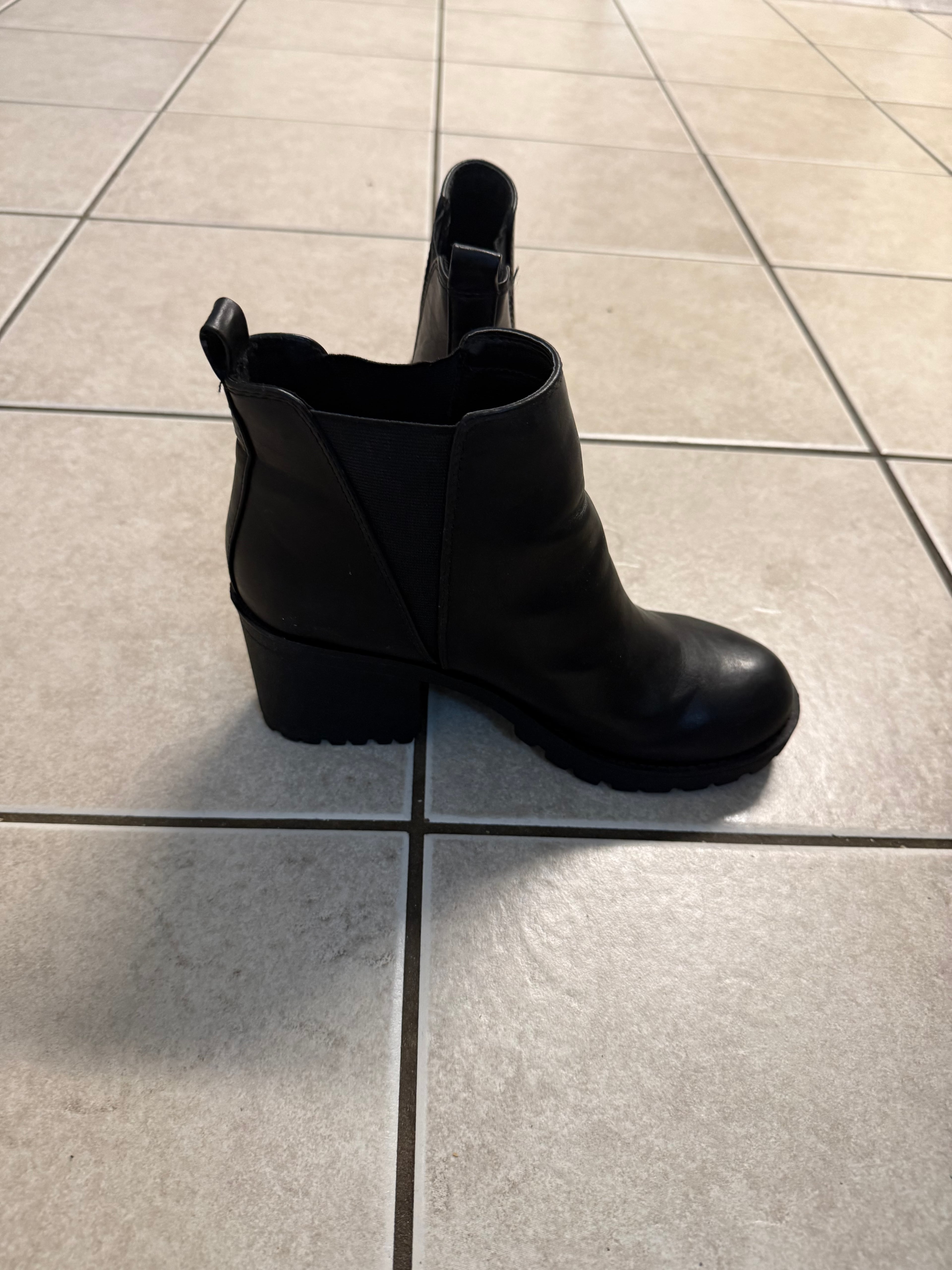 Ankle lenght winter boot - Image 1