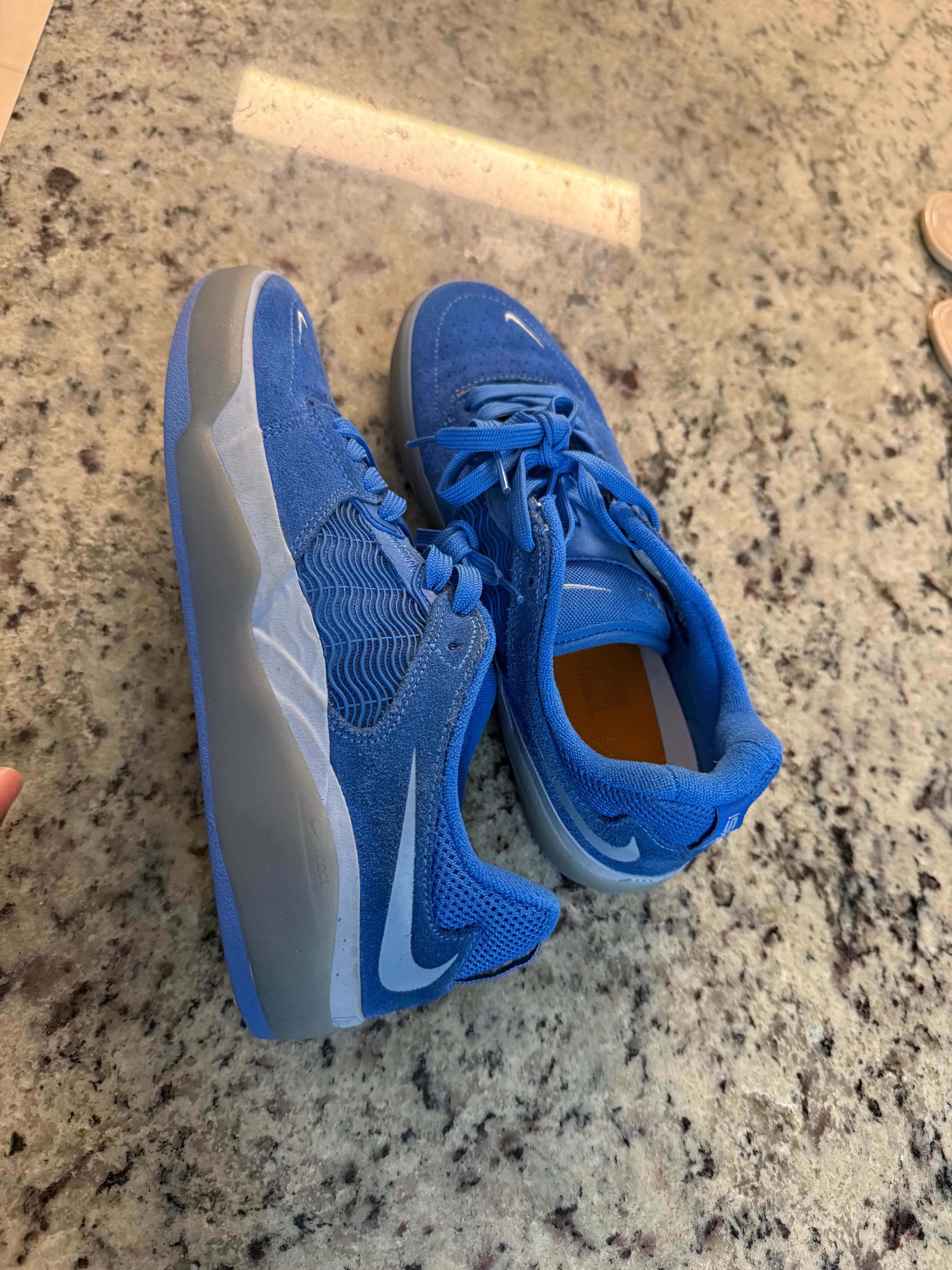 Nike sneakers size 6.5
