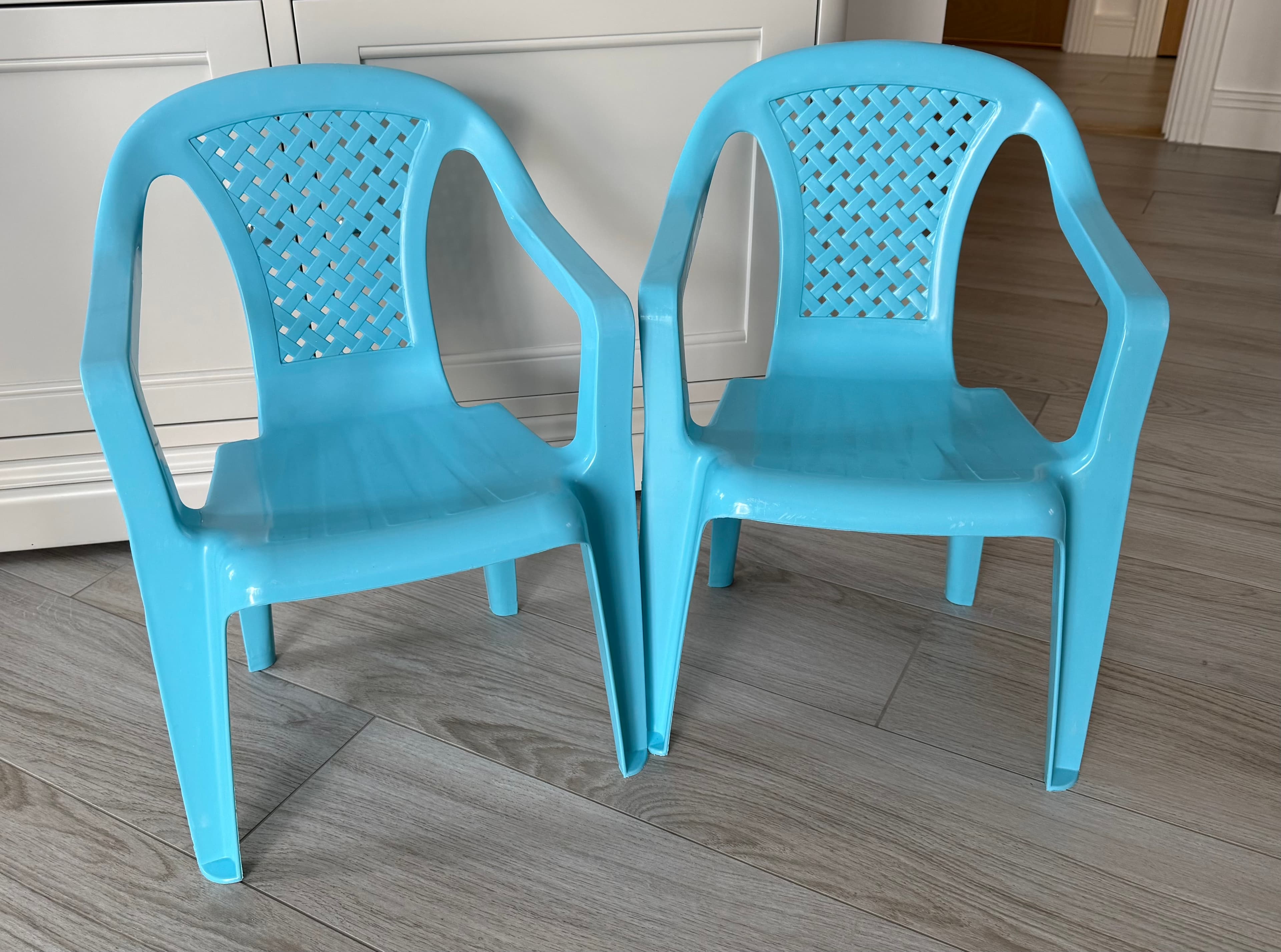 Child's plastic chair x 2
