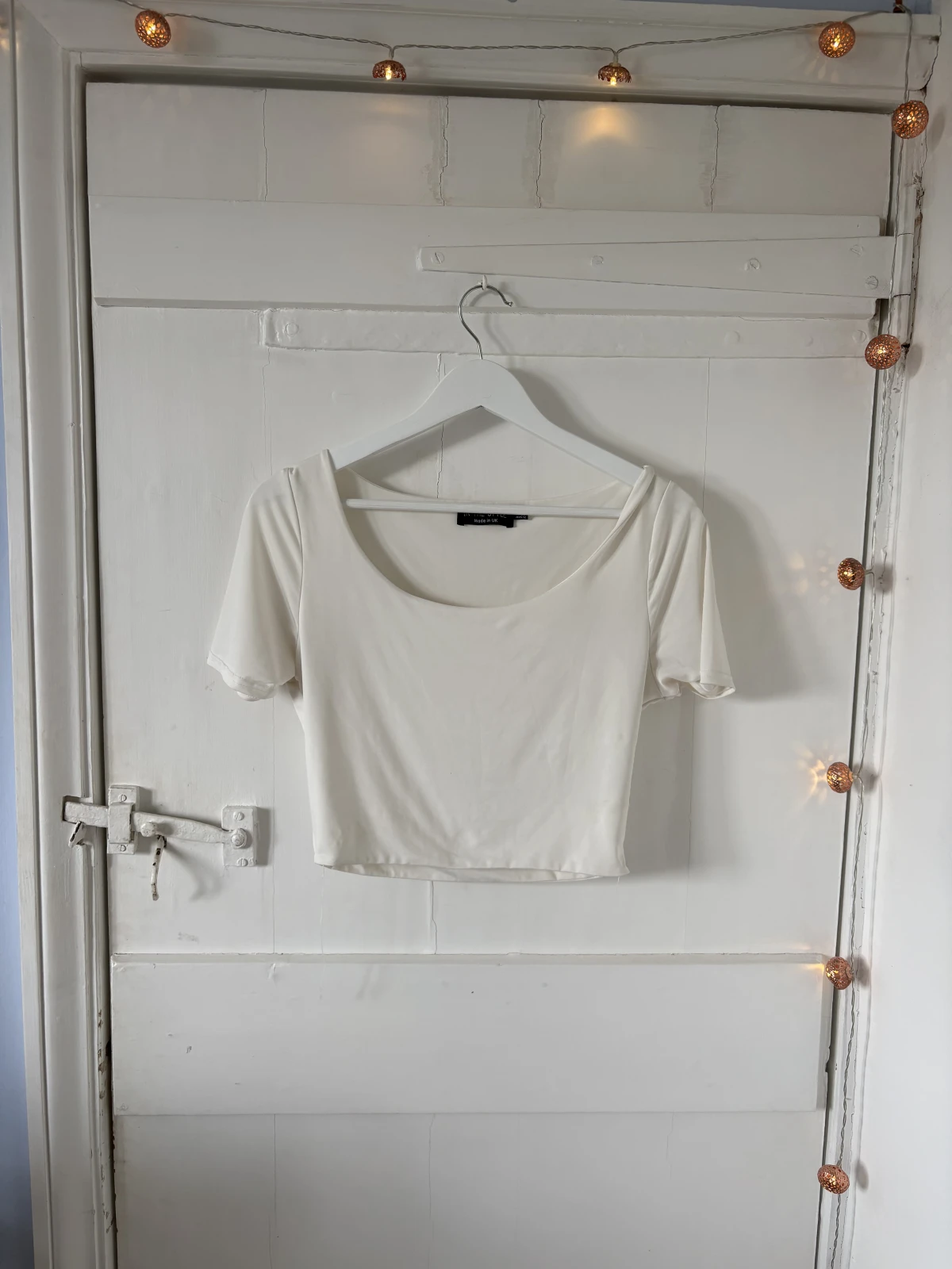 White scoop neck cropped t-shirt - Image 1