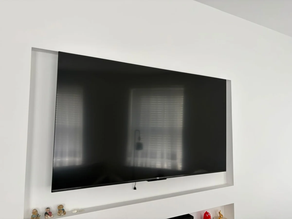TV - 55" Smart TV - Image 1