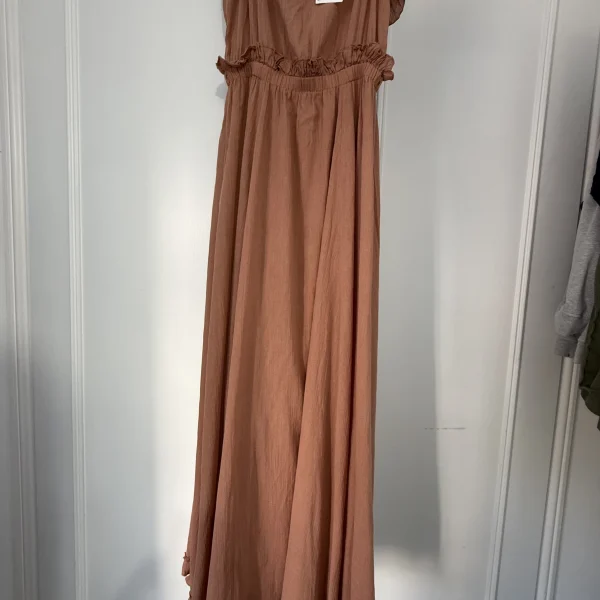 H&M Terracotta Ruffle Maxi Dress – Size 12