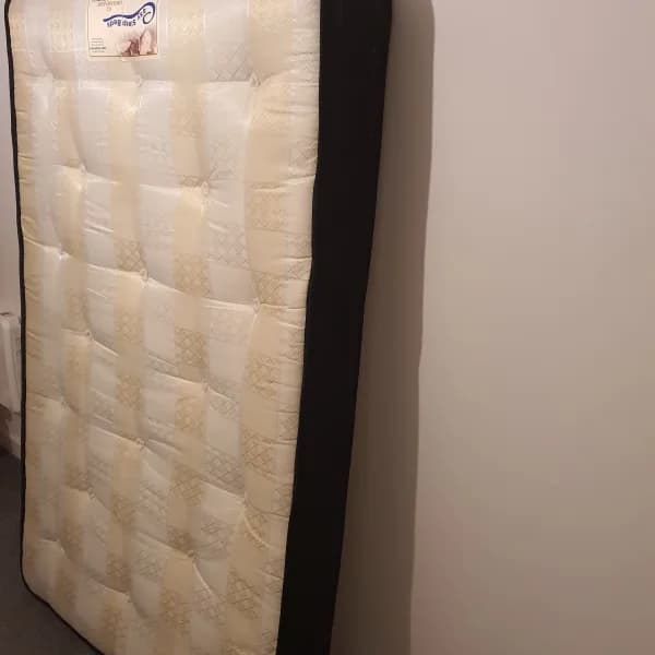 BRAND NEW Unused Easy Sleep Beds K2 Orthopaedic Small Double Mattress (4ft)