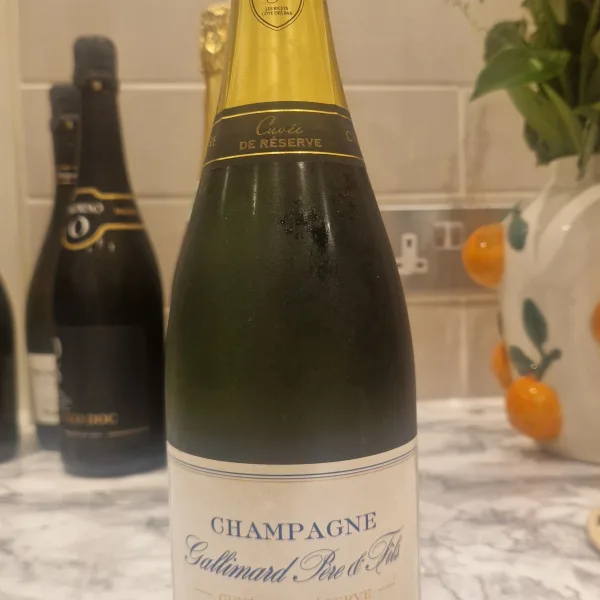 Champagne and 7 prosecco
