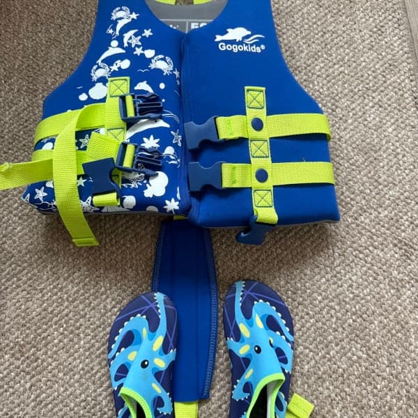 Gogokids Swim Vest & Water Shoes